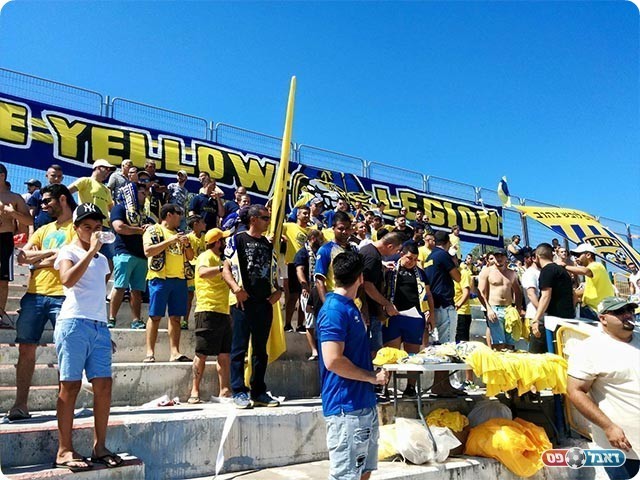 אוהדי מכבי אשדוד (דף הפייסבוק הרשמי)